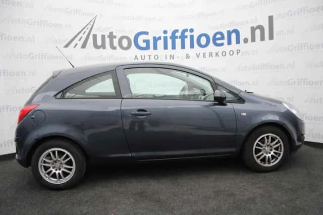 Opel Corsa (2009) thumbnail 6