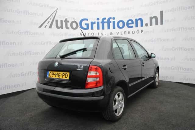 Škoda Fabia (2001) thumbnail 5