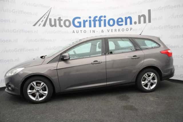 Ford Focus (2014) thumbnail 2