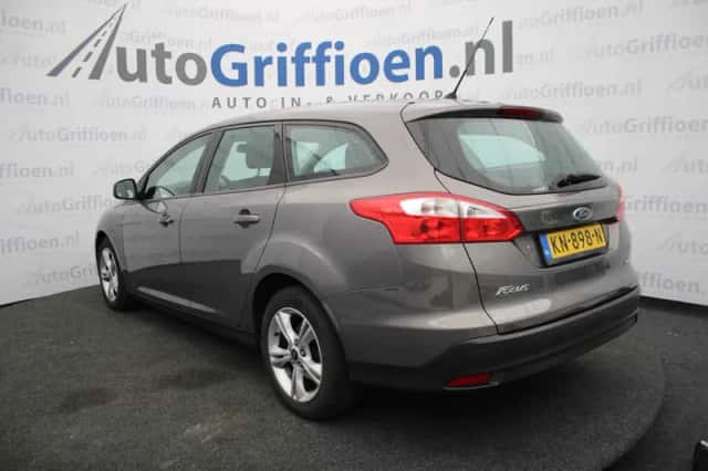 Ford Focus (2014) thumbnail 3