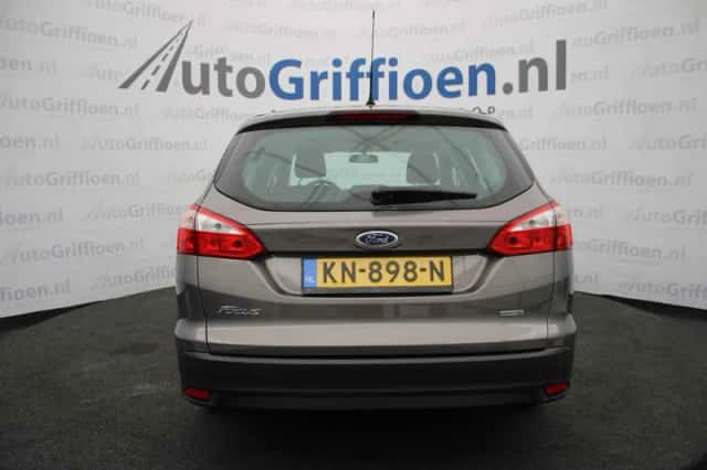 Ford Focus (2014) thumbnail 4
