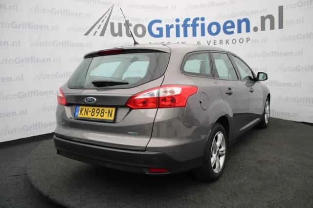 Ford Focus (2014) thumbnail 5