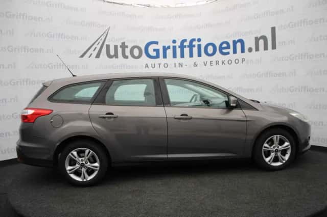 Ford Focus (2014) thumbnail 6
