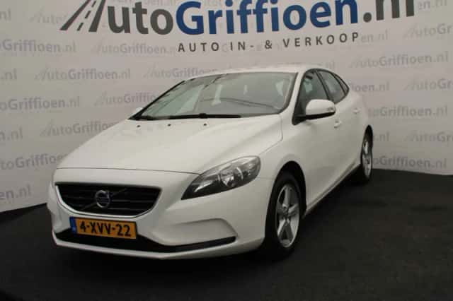 Volvo V40 (2014) thumbnail 1