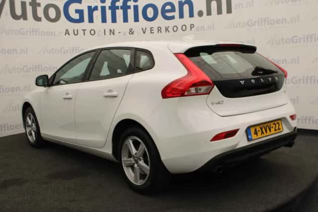 Volvo V40 (2014) thumbnail 3