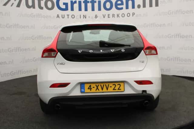 Volvo V40 (2014) thumbnail 4
