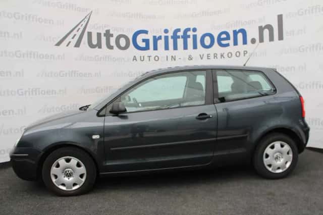 Volkswagen Polo (2003) thumbnail 2