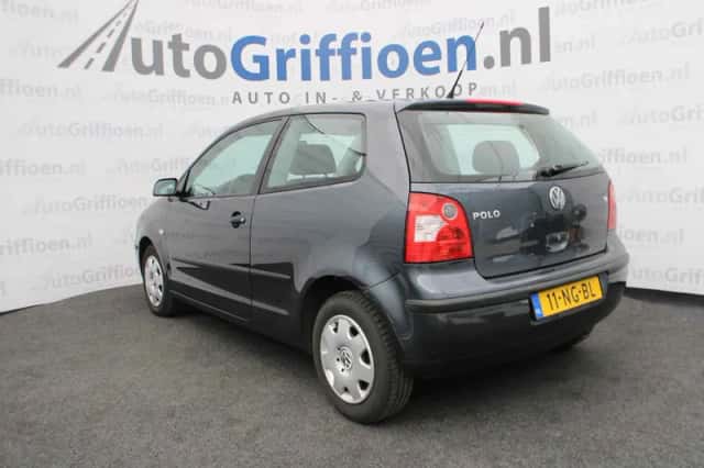 Volkswagen Polo (2003) thumbnail 3