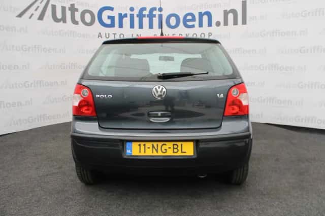 Volkswagen Polo (2003) thumbnail 4