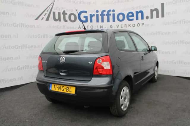 Volkswagen Polo (2003) thumbnail 5