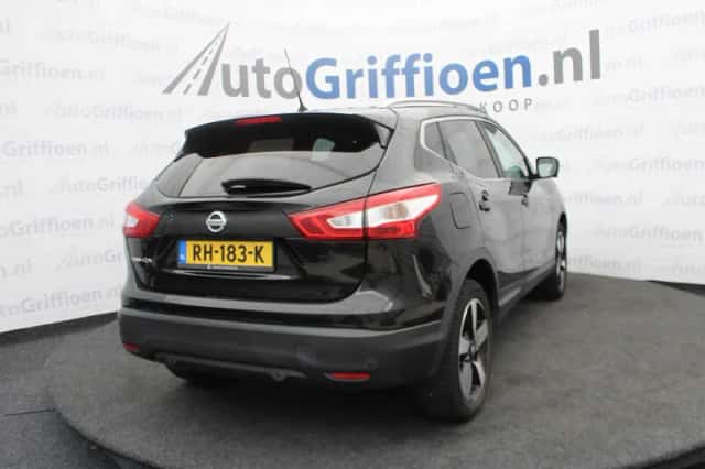 Nissan Qashqai (2017) thumbnail 5