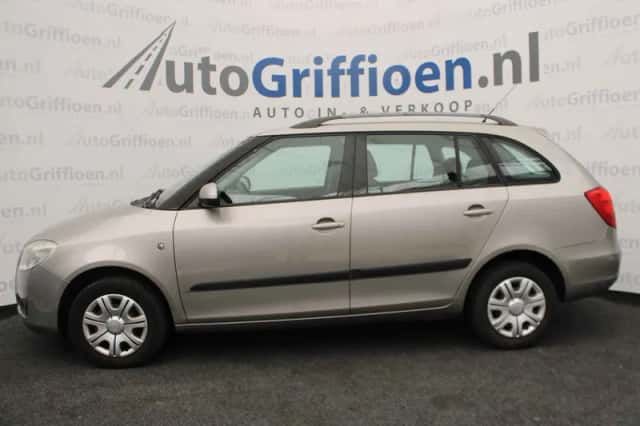 Škoda Fabia (2008) thumbnail 2