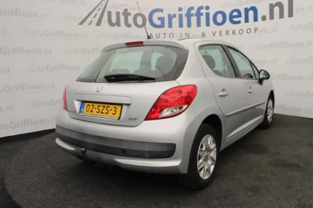 Peugeot 207 (2012) thumbnail 5