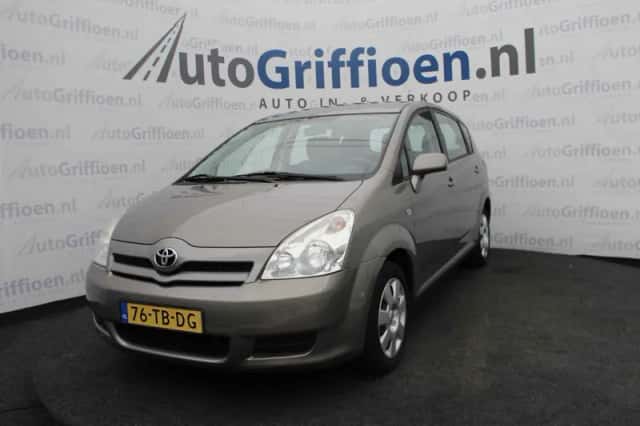 Toyota Corolla Verso (2006) thumbnail 1