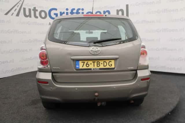 Toyota Corolla Verso (2006) thumbnail 4