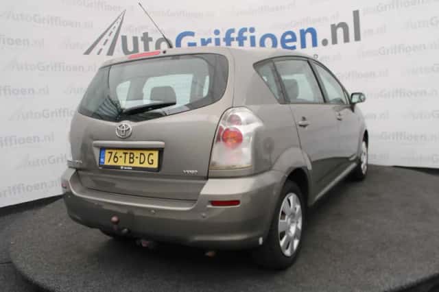 Toyota Corolla Verso (2006) thumbnail 5