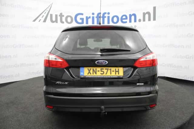 Ford Focus (2013) thumbnail 4