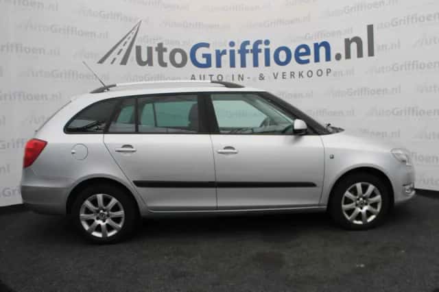 Škoda Fabia (2011) thumbnail 6