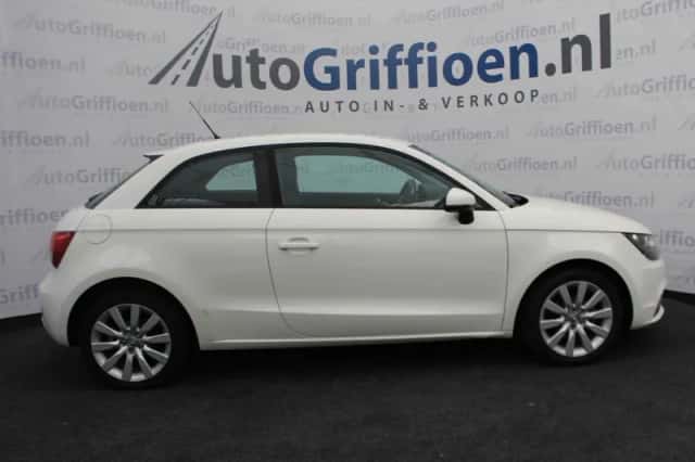 Audi A1 (2011) thumbnail 6
