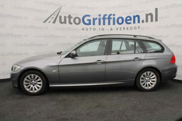 BMW 3-Serie (2009) thumbnail 2