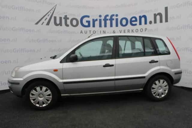 Ford Fusion (2005) thumbnail 2