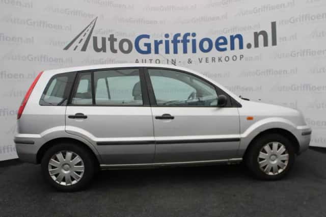 Ford Fusion (2005) thumbnail 6