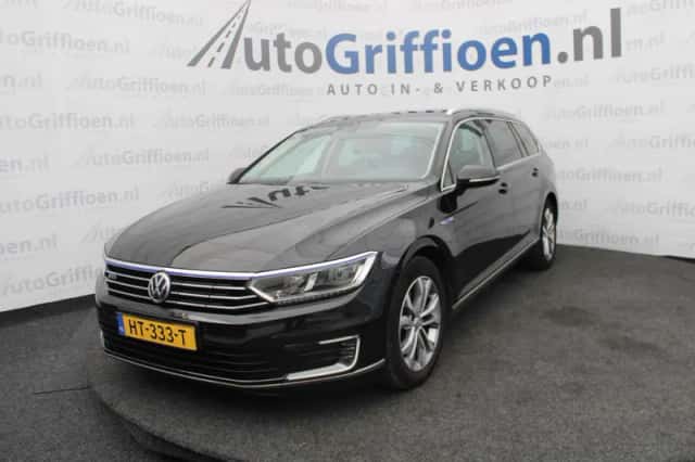 Volkswagen Passat (2016) thumbnail 1