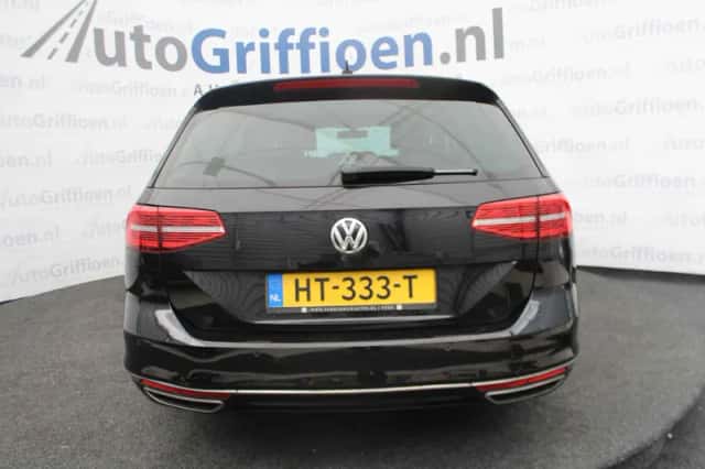 Volkswagen Passat (2016) thumbnail 4