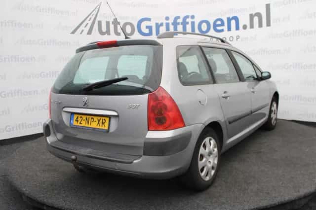 Peugeot 307 (2004) thumbnail 5