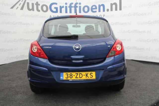 Opel Corsa (2007) thumbnail 4