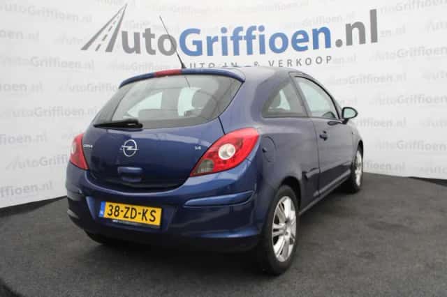Opel Corsa (2007) thumbnail 5