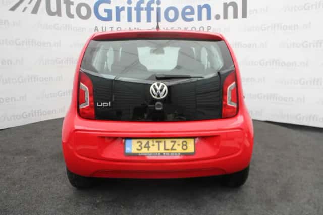 Volkswagen Up! (2012) thumbnail 4