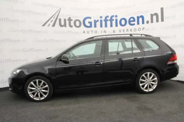 Volkswagen Golf (2010) thumbnail 2