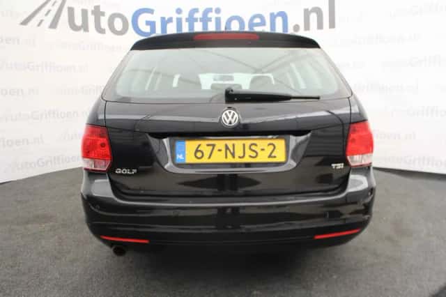Volkswagen Golf (2010) thumbnail 4