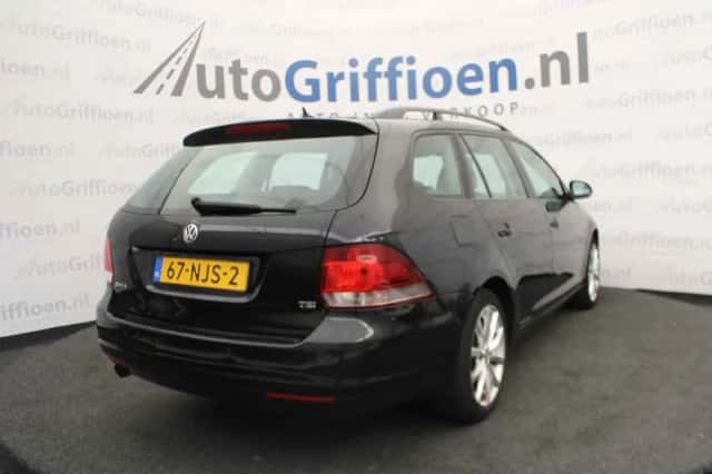 Volkswagen Golf (2010) thumbnail 5