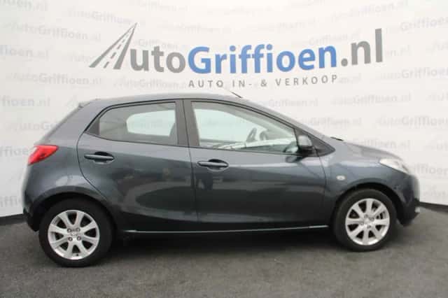 Mazda 2 (2008) thumbnail 6