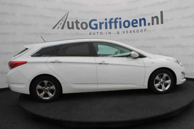 Hyundai i40 (2011) thumbnail 6