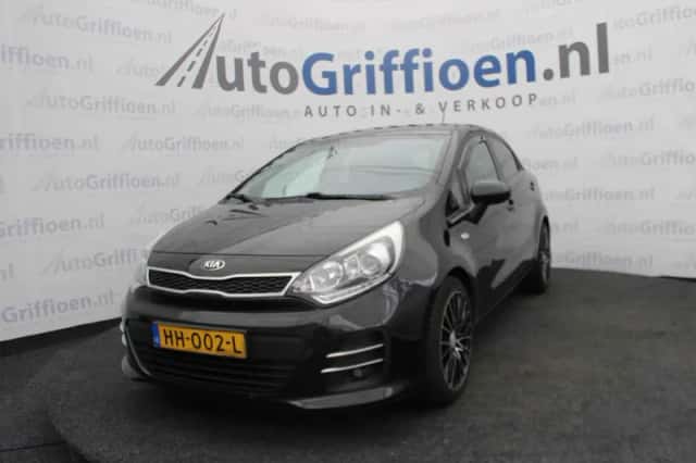 Kia Rio (2015) thumbnail 1