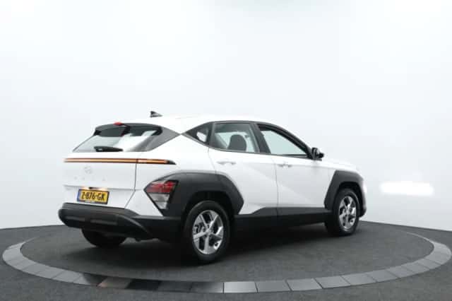 Hyundai Kona (2024) thumbnail 2