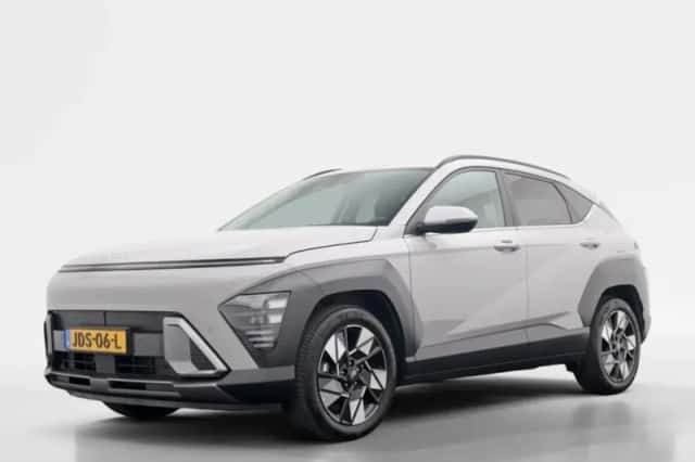 Hyundai Kona (2025) thumbnail 1