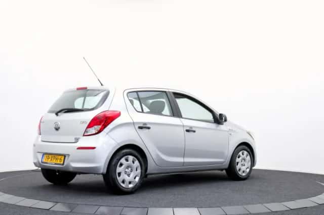 Hyundai i20 (2012) thumbnail 2