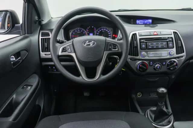 Hyundai i20 (2012) thumbnail 3