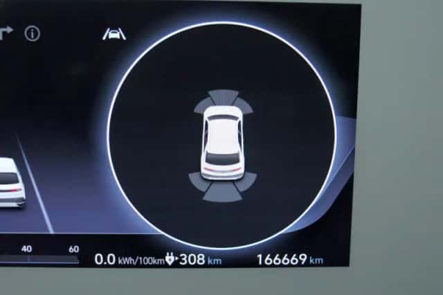 Hyundai Ioniq 5 (2021) thumbnail 4