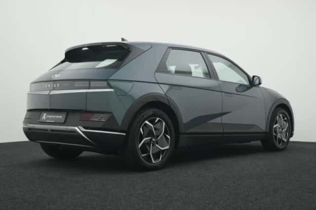 Hyundai Ioniq 5 (2023) thumbnail 2