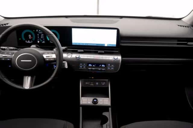 Hyundai Kona (2025) thumbnail 3