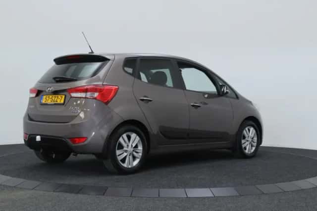 Hyundai ix20 (2012) thumbnail 2