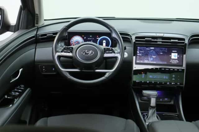 Hyundai Tucson (2021) thumbnail 3