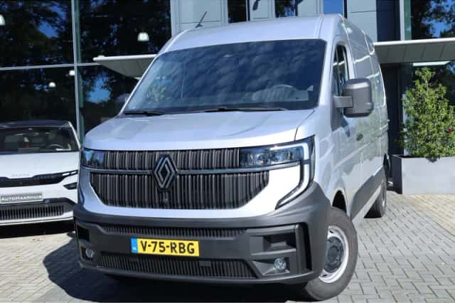 Renault Master (2024) thumbnail 1
