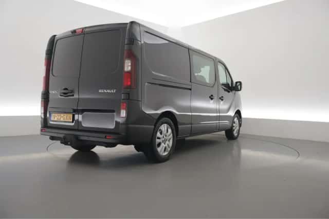 Renault Trafic (2024) thumbnail 2