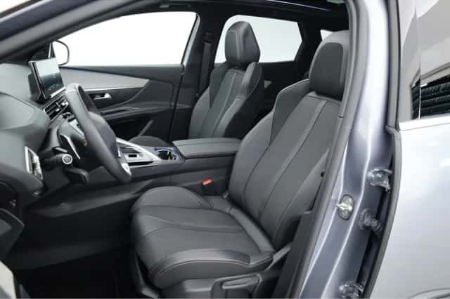 Peugeot 3008 (2023) thumbnail 3